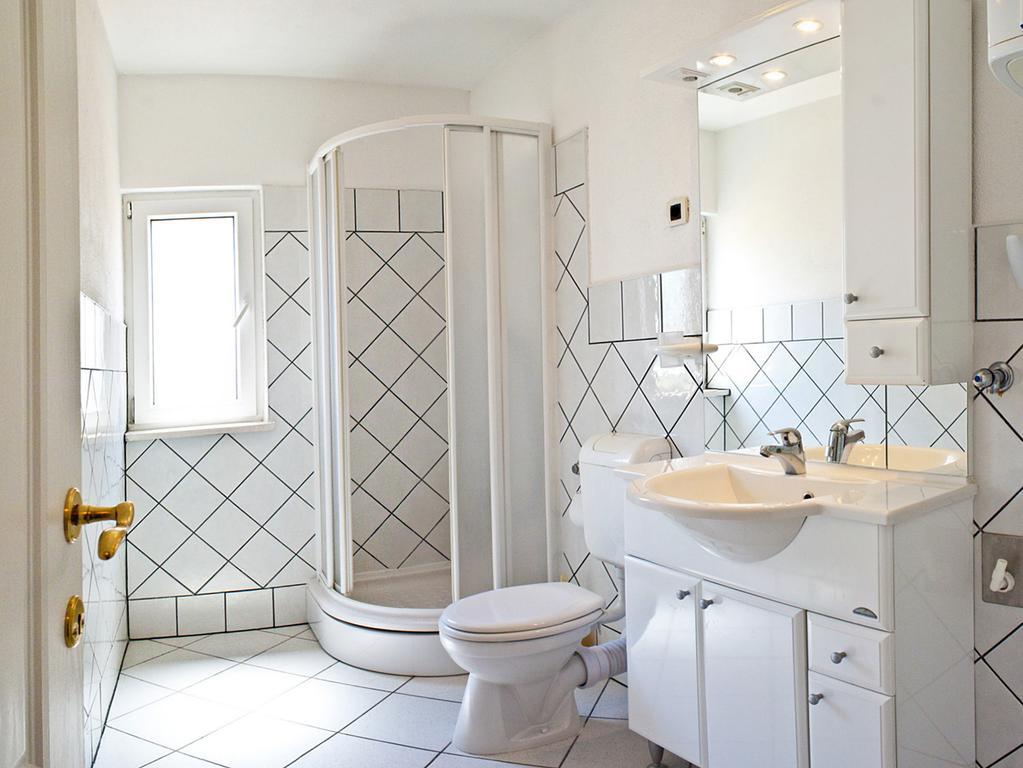 Apartments Villa Annika Slatine Room photo