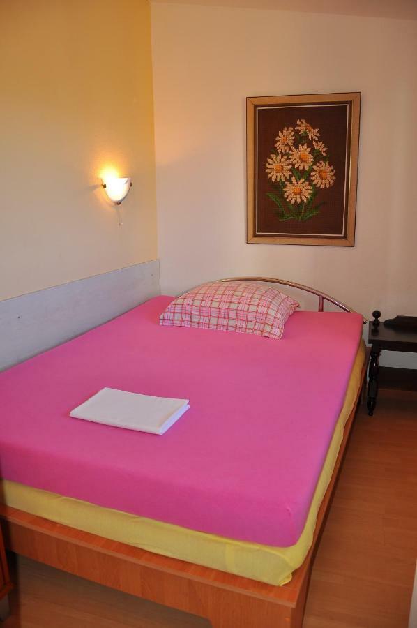Apartments Villa Annika Slatine Exterior photo