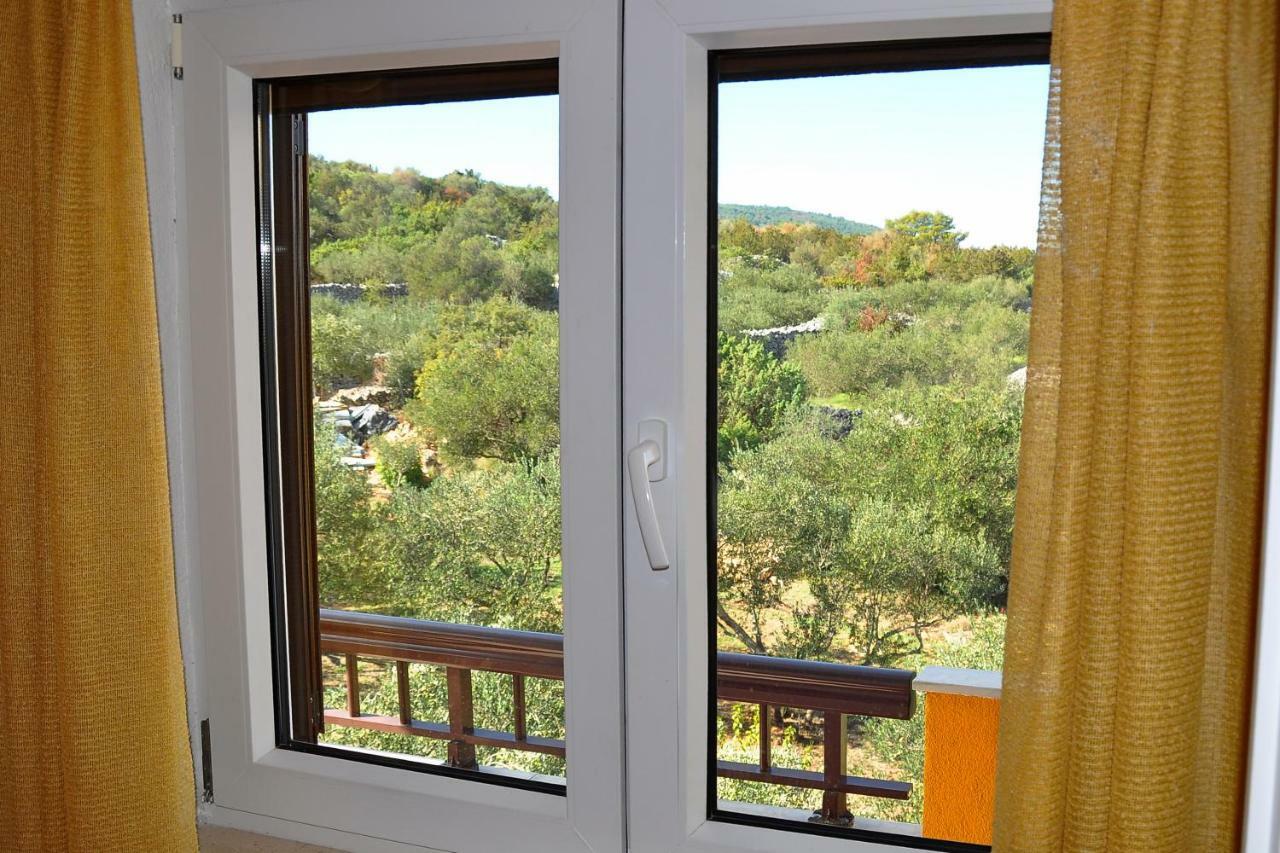 Apartments Villa Annika Slatine Exterior photo